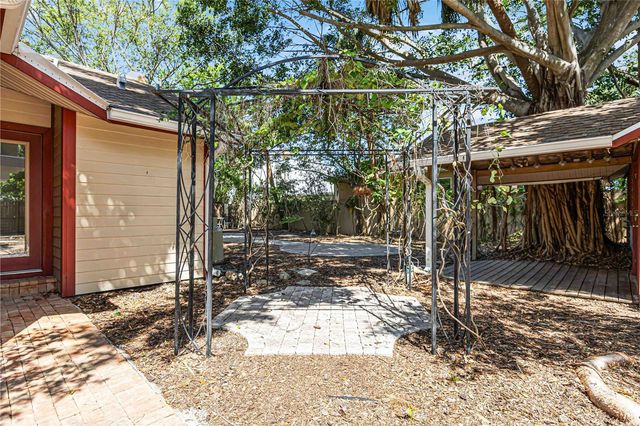 1743 8TH STREET, Sarasota, FL 34236