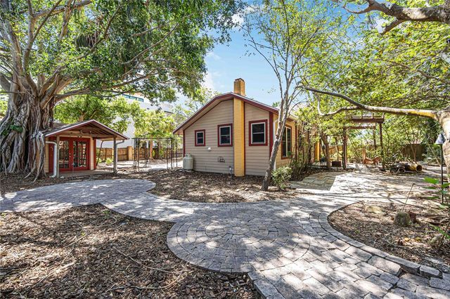 1743 8TH STREET, Sarasota, FL 34236