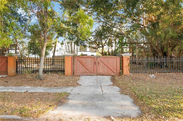 1743 8TH STREET, Sarasota, FL 34236