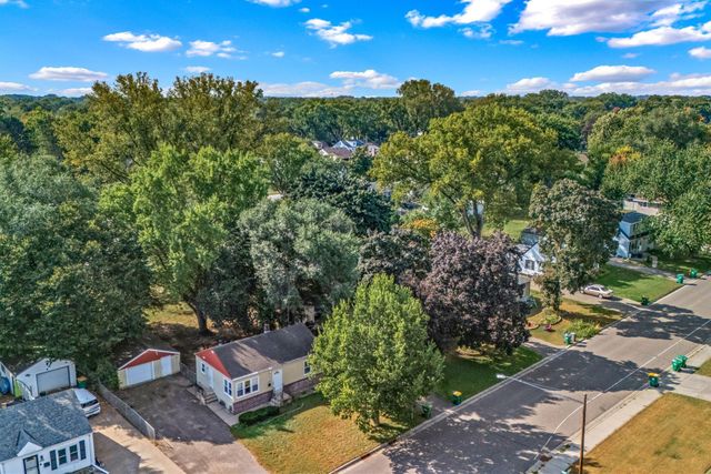 6329 47th Avenue N, Crystal, MN 55428