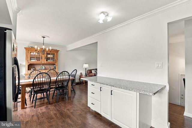 11 BIRDSFOOT DR, Robesonia, PA 19551