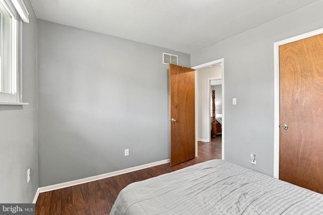 11 BIRDSFOOT DR, Robesonia, PA 19551