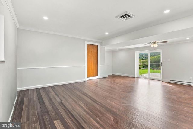 11 BIRDSFOOT DR, Robesonia, PA 19551