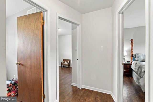 11 BIRDSFOOT DR, Robesonia, PA 19551