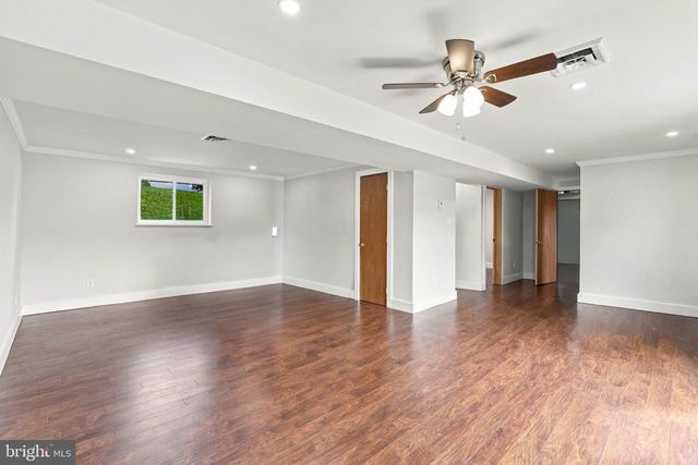 11 BIRDSFOOT DR, Robesonia, PA 19551