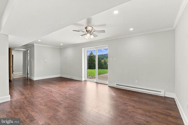 11 BIRDSFOOT DR, Robesonia, PA 19551