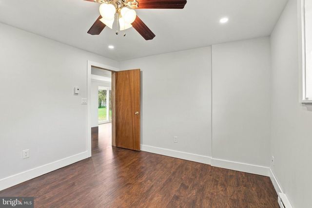 11 BIRDSFOOT DR, Robesonia, PA 19551