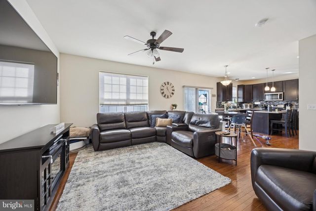 32 STONEHAM RD, Trenton, NJ 08638