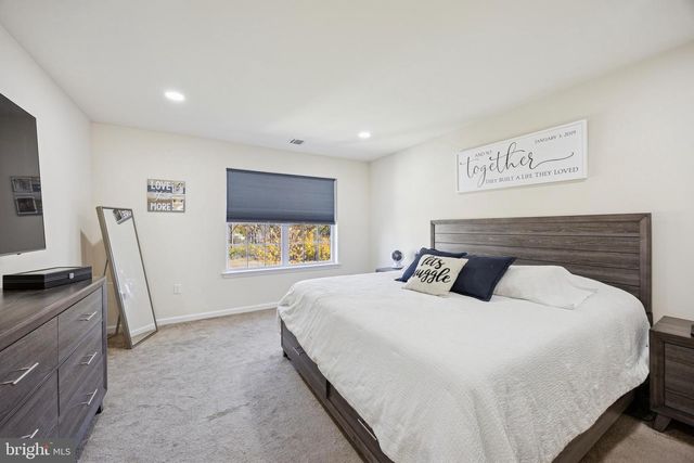 32 STONEHAM RD, Trenton, NJ 08638