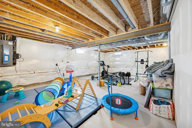 32 STONEHAM RD, Trenton, NJ 08638