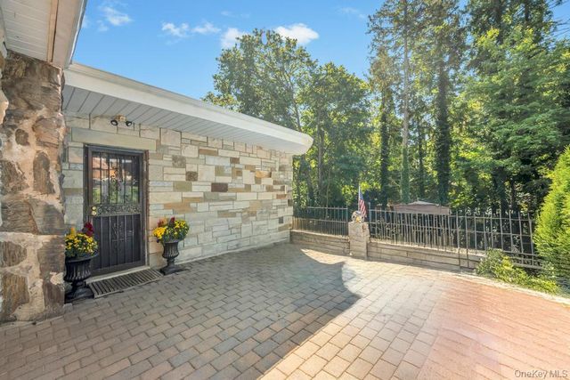 122 Dawn Road, Rocky Point, NY 11778