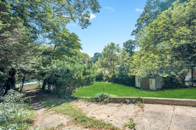 122 Dawn Road, Rocky Point, NY 11778