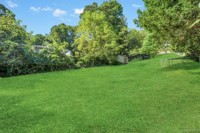 122 Dawn Road, Rocky Point, NY 11778