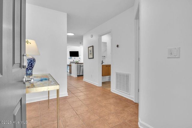 6211 Wrightsville Avenue Apt 114, Wilmington, NC 28403