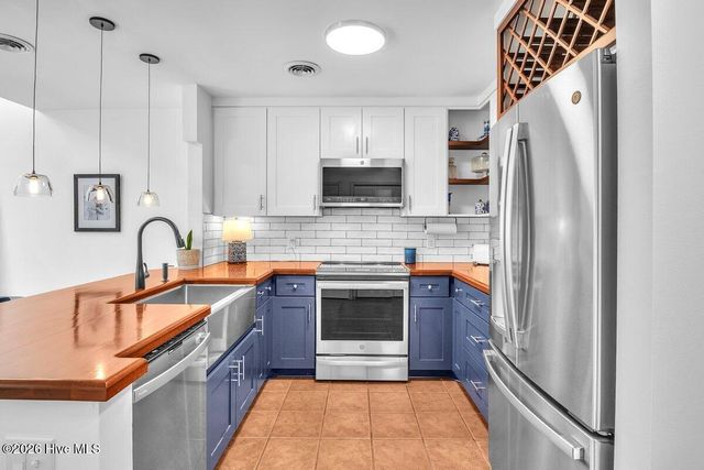 6211 Wrightsville Avenue Apt 114, Wilmington, NC 28403