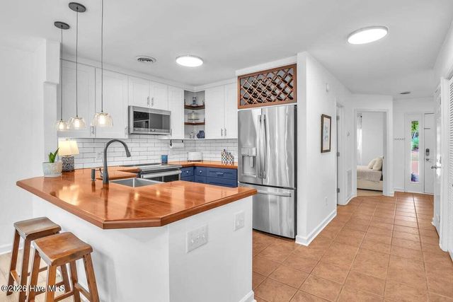 6211 Wrightsville Avenue Apt 114, Wilmington, NC 28403