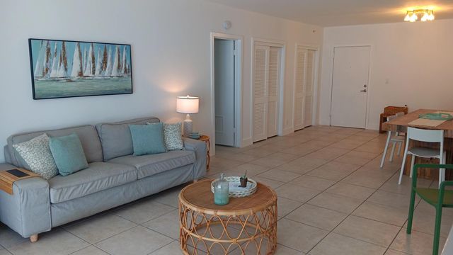 3001 S Ocean Drive 109, Hollywood, FL 33019