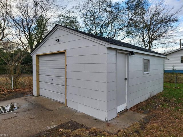 1009 72nd ST, Newport News, VA 23605