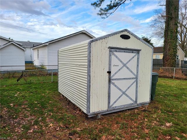 1009 72nd ST, Newport News, VA 23605