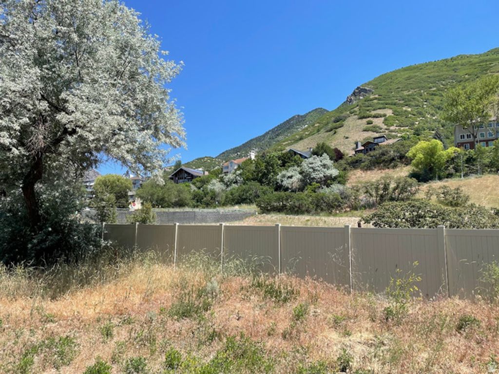 7657 S AVONDALE DR, Cottonwood Heights, UT 84121 — exterior