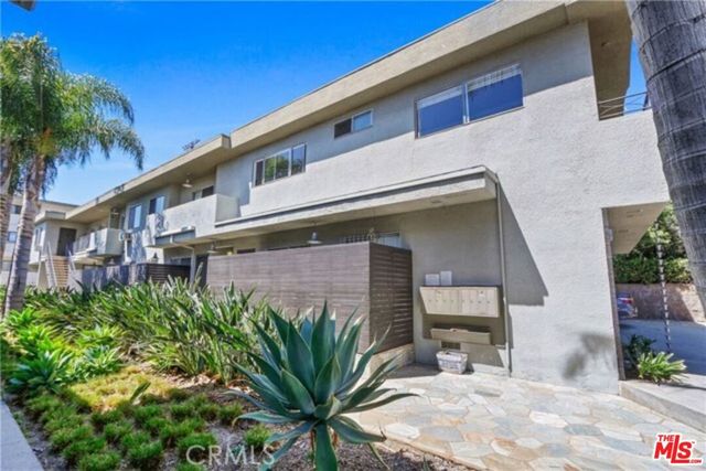 1237 Amherst Avenue 6, Los Angeles, CA 90025