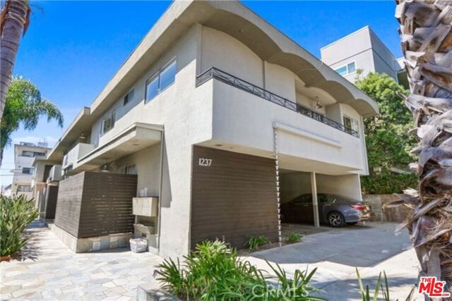 1237 Amherst Avenue 6, Los Angeles, CA 90025