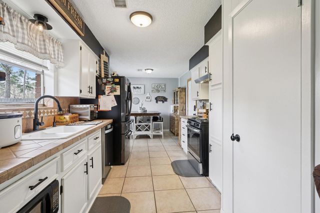 100 Montrose Circle, Conroe, TX 77301