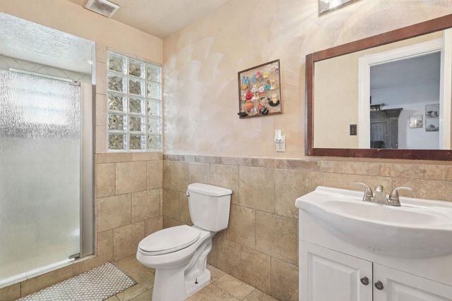 100 Montrose Circle, Conroe, TX 77301