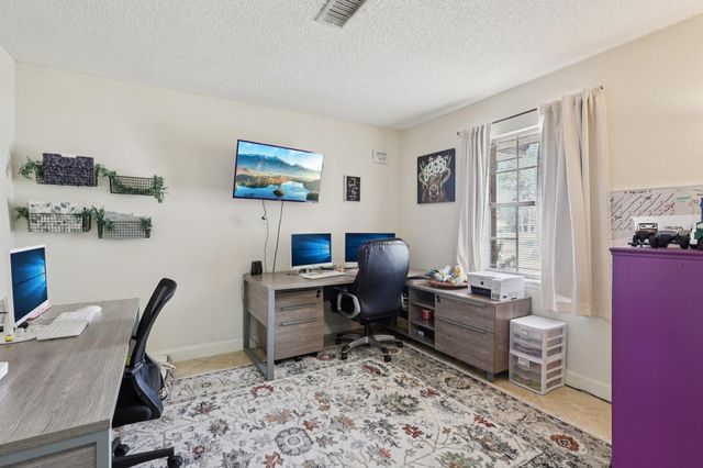 100 Montrose Circle, Conroe, TX 77301