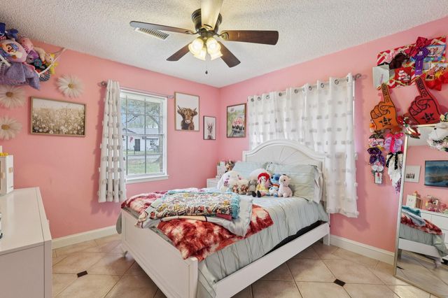 100 Montrose Circle, Conroe, TX 77301