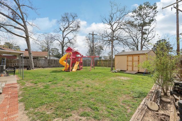 100 Montrose Circle, Conroe, TX 77301