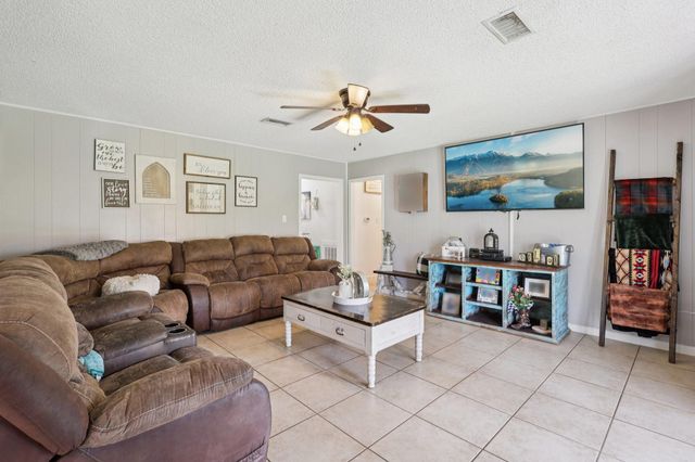 100 Montrose Circle, Conroe, TX 77301