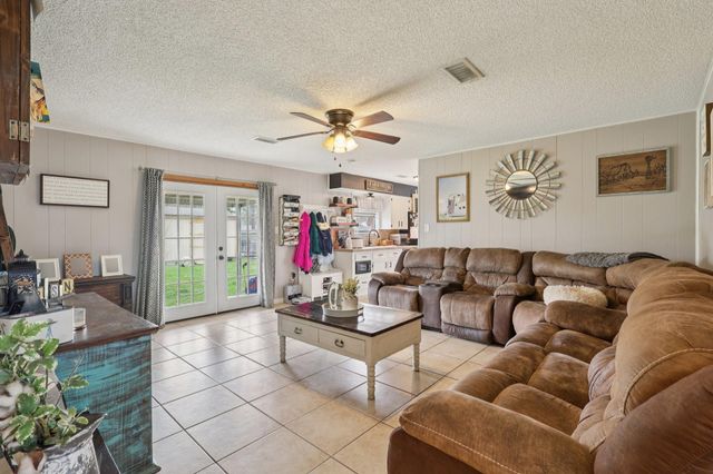 100 Montrose Circle, Conroe, TX 77301