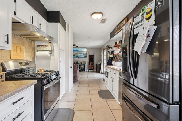 100 Montrose Circle, Conroe, TX 77301