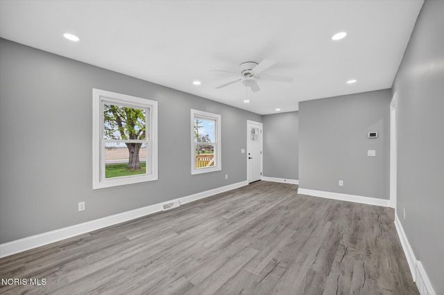 8040 Jerusalem Road, Oregon, OH 43616
