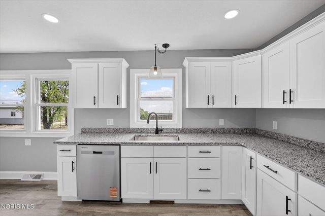 8040 Jerusalem Road, Oregon, OH 43616