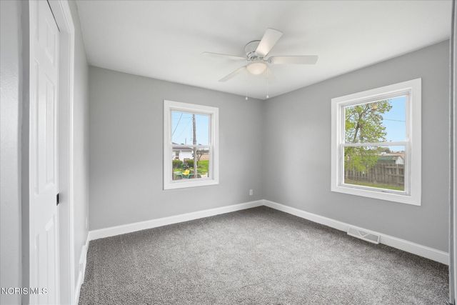 8040 Jerusalem Road, Oregon, OH 43616