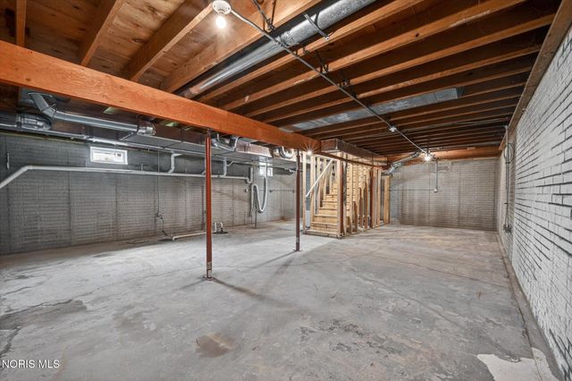 8040 Jerusalem Road, Oregon, OH 43616