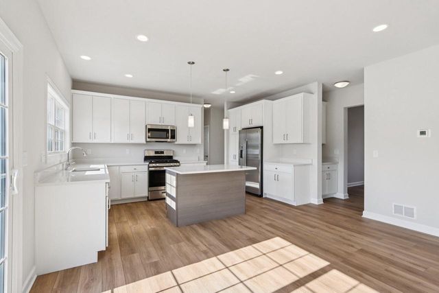 509 Barnum LANE, Delavan, WI 53115
