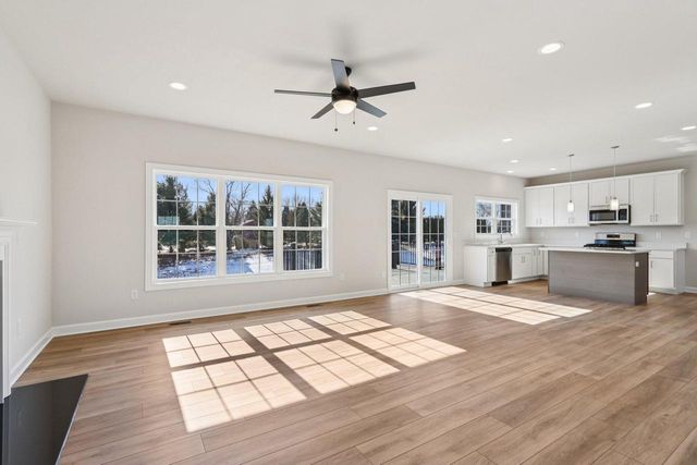 509 Barnum LANE, Delavan, WI 53115