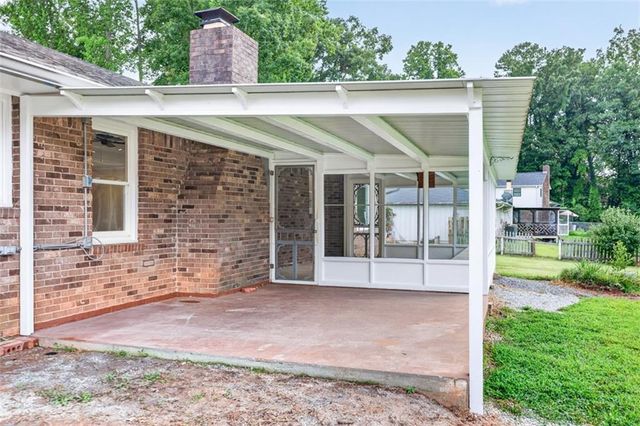 2637 Stone Drive SW, Lilburn, GA 30047