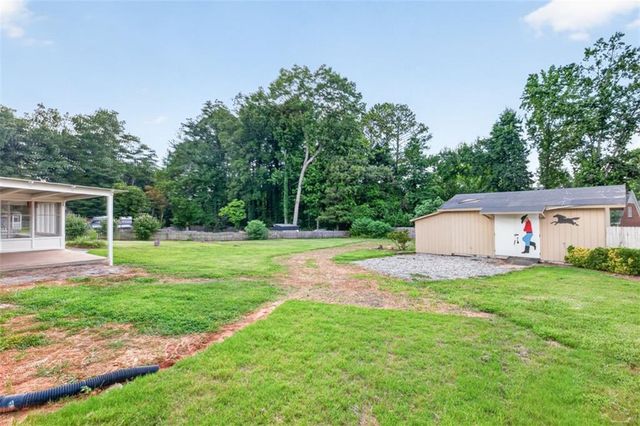 2637 Stone Drive SW, Lilburn, GA 30047