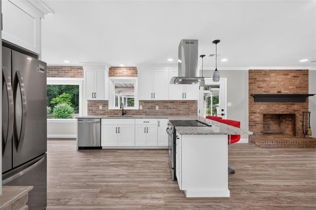 2637 Stone Drive SW, Lilburn, GA 30047