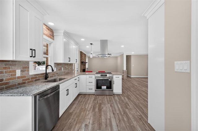 2637 Stone Drive SW, Lilburn, GA 30047