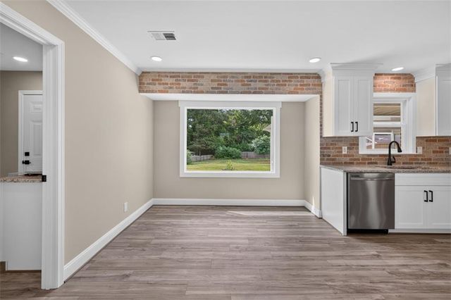 2637 Stone Drive SW, Lilburn, GA 30047