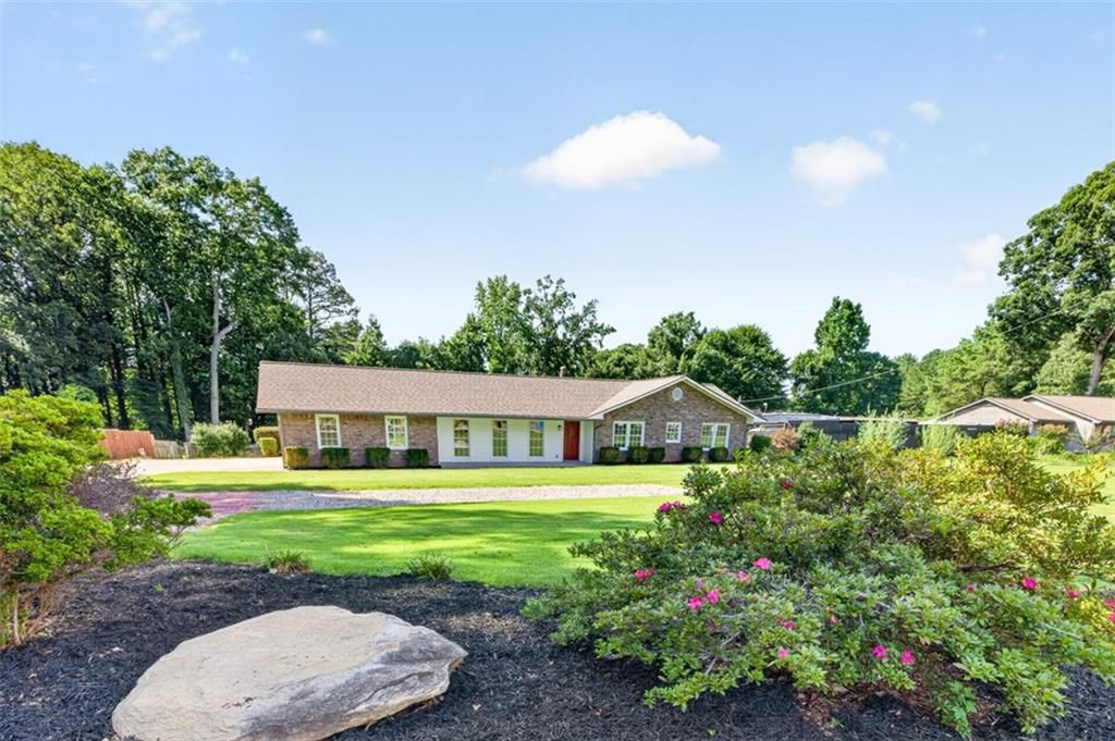 2637 Stone Drive SW, Lilburn, GA 30047