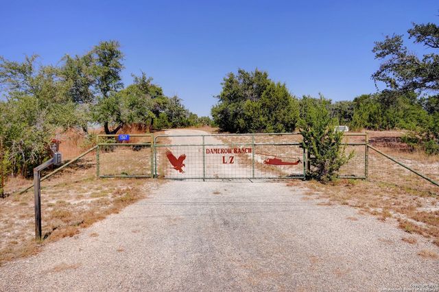 1367 Rolling Hills Rd, Blanco, TX 78606