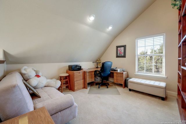 1367 Rolling Hills Rd, Blanco, TX 78606