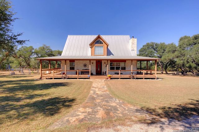 1367 Rolling Hills Rd, Blanco, TX 78606