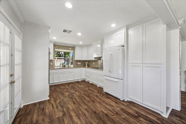 16707 Burwood Court, Houston, TX 77058